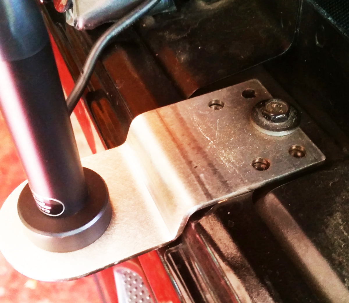 Jeep Wrangler JK Fender Mount NMO Antenna Bracket Topsy Products